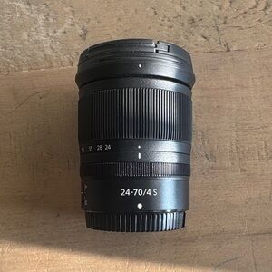 Nikon Black 24-70mm f/4 S Zoom Lens